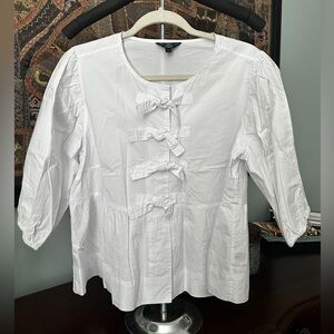 NWOT Blue Velvet White Bow Accent Blouse. L.